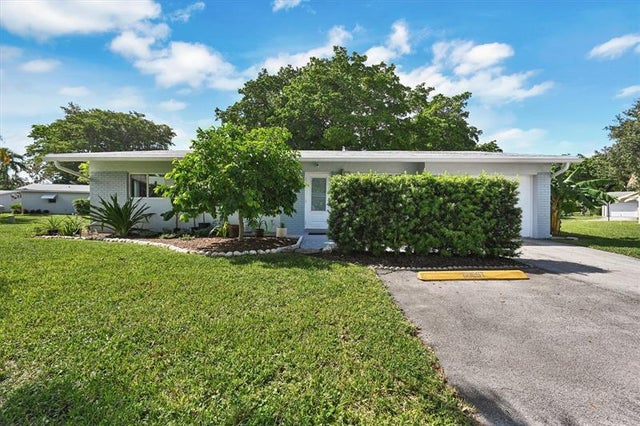 1 of 31 - 2512 Sw Natura Blvd, Deerfield Beach, FL
