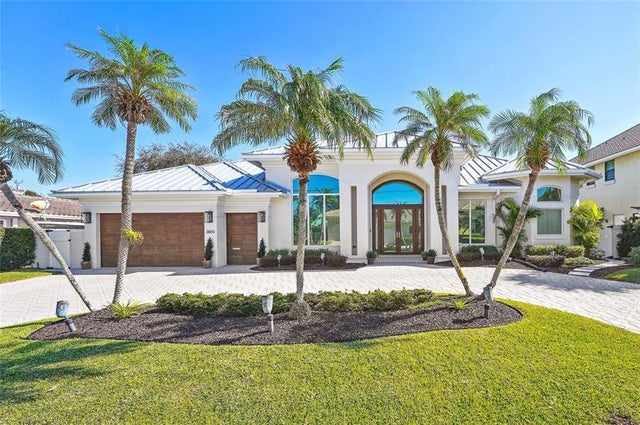 1 of 61 - 3800 Ne 30th Ave, Lighthouse Point, FL