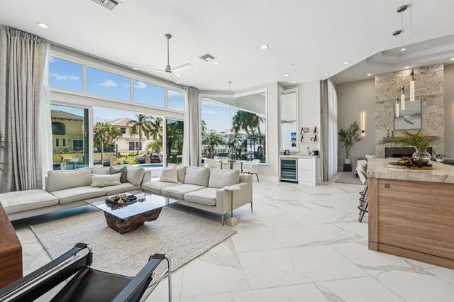 2 of 61 - 3800 Ne 30th Ave, Lighthouse Point, FL