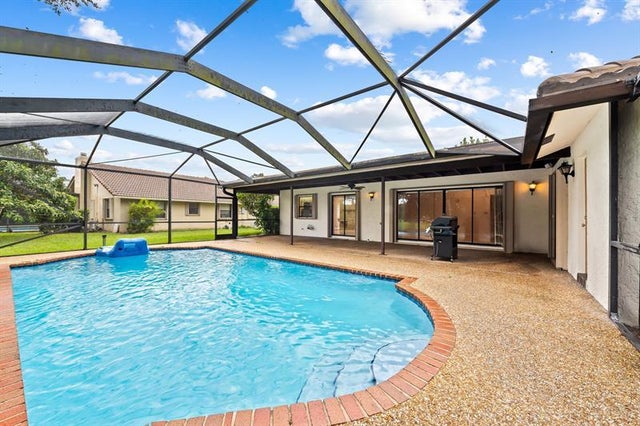 4 of 29 - 959 Nw 109th Ter, Coral Springs, FL