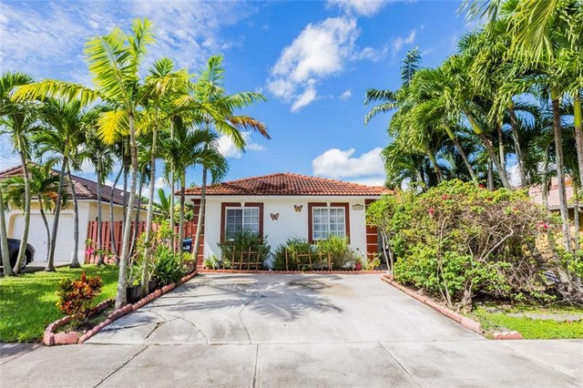 1 of 30 - 18300 Sw 143rd Ct, Miami, FL
