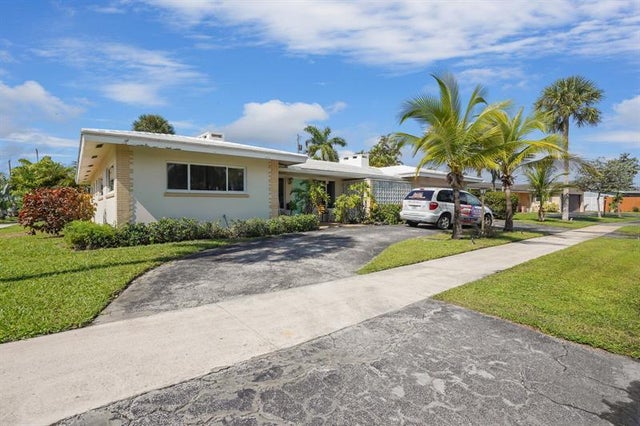 2 of 42 - 2919 Nw 11th Ter, Wilton Manors, FL