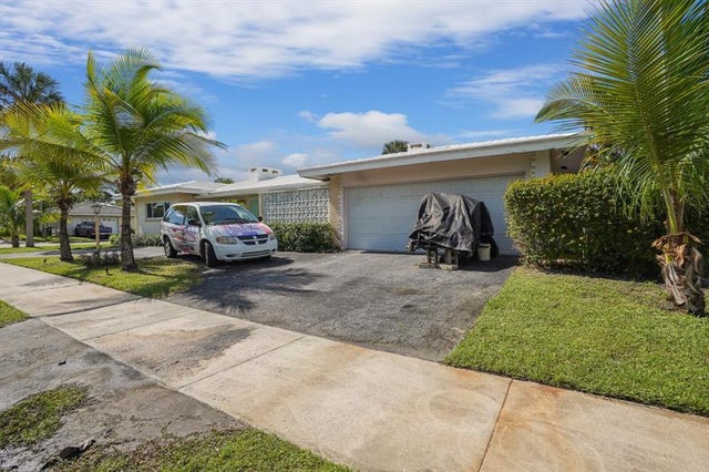 3 of 42 - 2919 Nw 11th Ter, Wilton Manors, FL