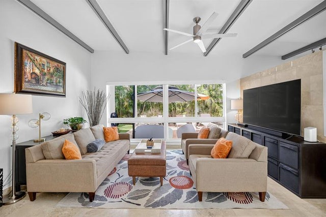 3 of 72 - 2625 Ne 16th Ave, Wilton Manors, FL