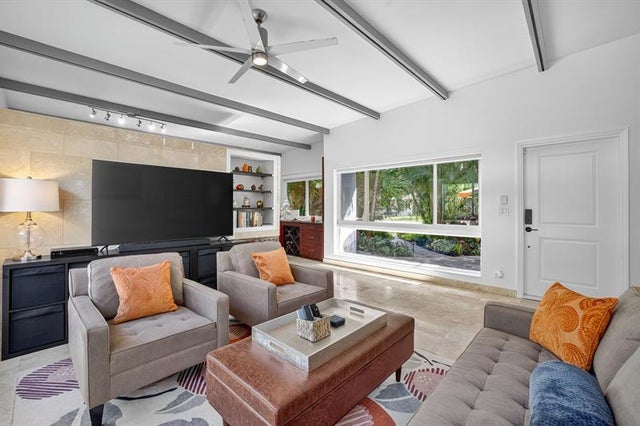 4 of 72 - 2625 Ne 16th Ave, Wilton Manors, FL
