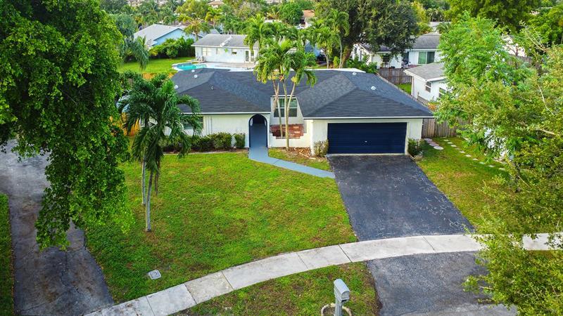 7841 Nw 46th St, Lauderhill
