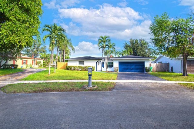 5 of 50 - 7841 Nw 46th St, Lauderhill, FL