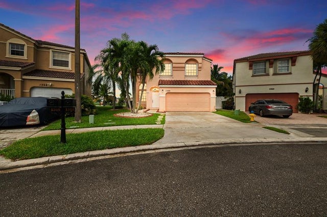 1388 Nw 157th Ave, Pembroke Pines