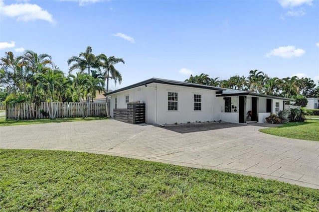 3 of 46 - 90 Ne 26th St, Wilton Manors, FL