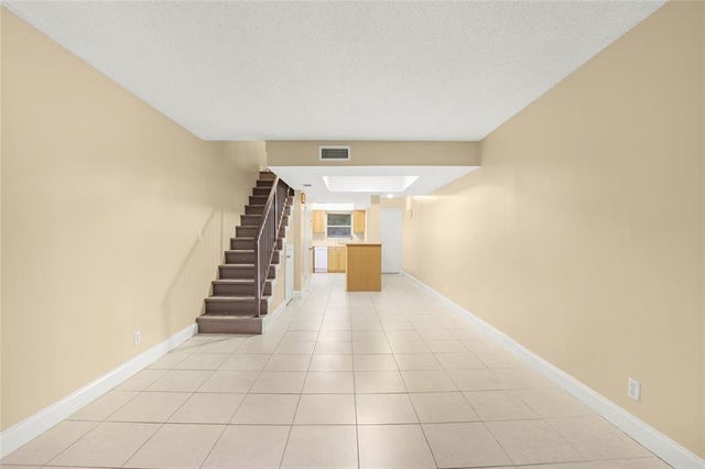 5 of 13 - 6111 Sw 42nd Ct, Davie, FL