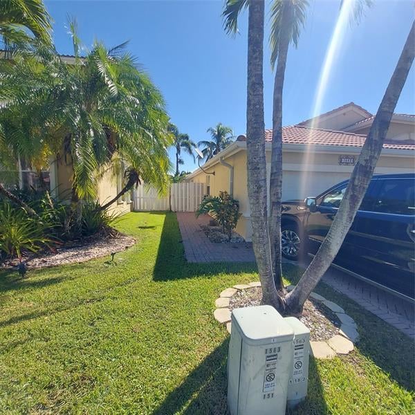 2 of 3 - 1563 Sw 187th Ter, Pembroke Pines, FL
