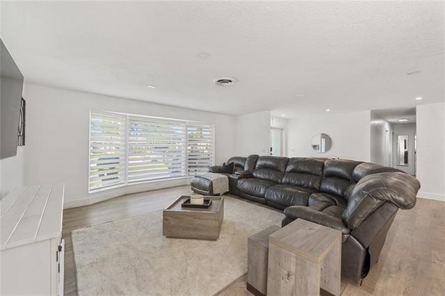 4 of 36 - 4916 Buchanan St, Hollywood, FL