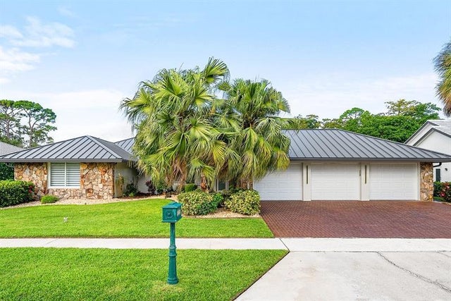 4 of 36 - 10603 Boca Woods Lane, Boca Raton, FL