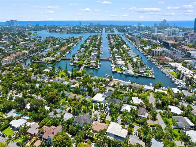 2 of 39 - 1323 Se 13th Ter, Fort Lauderdale, FL