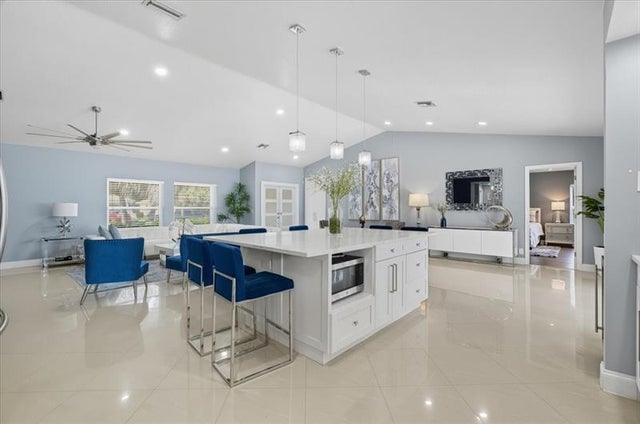 4 of 40 - 10082 Harbourtown Ct, Boca Raton, FL