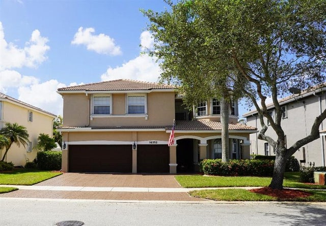 1 of 50 - 16352 Sw 14th St, Pembroke Pines, FL