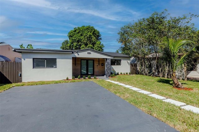 5 of 44 - 2633 Taft St, Hollywood, FL