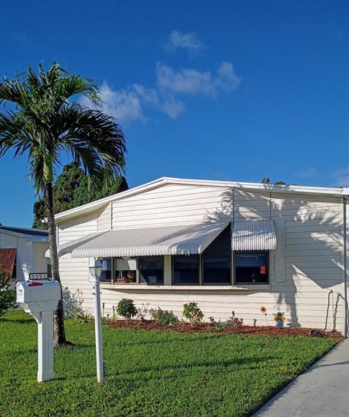 3 of 40 - 3353 Lake Overlook Pl, Lantana, FL