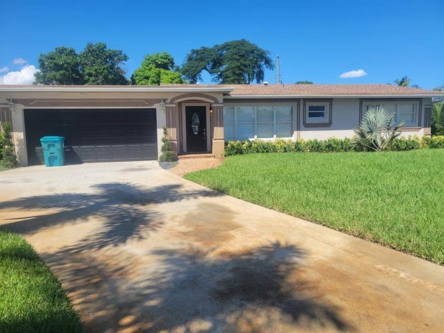 2 of 4 - 401 Nw 5th Ave, Boynton Beach, FL