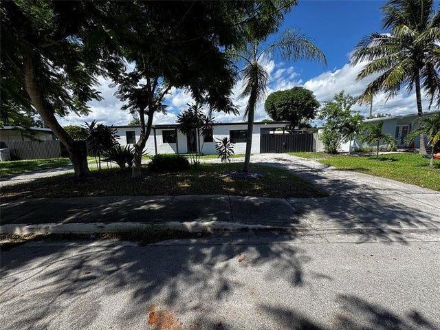 1 of 54 - 5181 Ne 16th Ave, Pompano Beach, FL