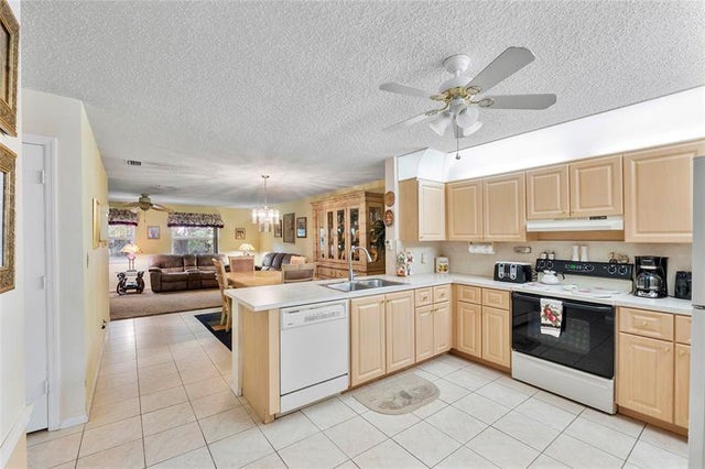 4 of 14 - 3013 Nw 103rd Ln, Coral Springs, FL
