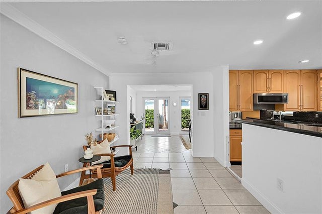 4 of 47 - 281 Sw 18th Ct, Pompano Beach, FL