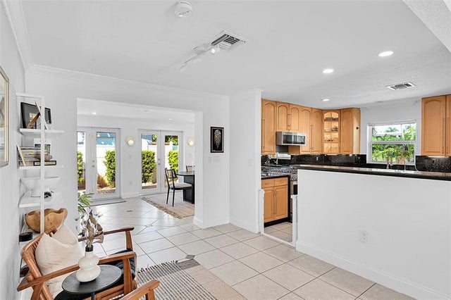 5 of 47 - 281 Sw 18th Ct, Pompano Beach, FL