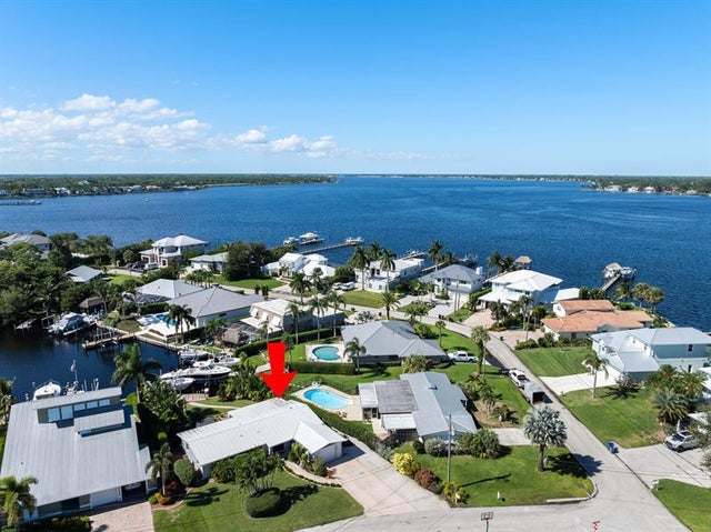 1 of 36 - 1798 Sw Cabin Pl, Palm City, FL