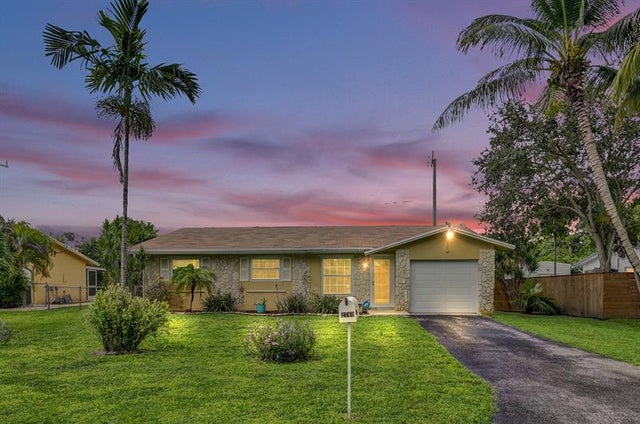 1 of 21 - 2740 Sw 46th Pl, Fort Lauderdale, FL