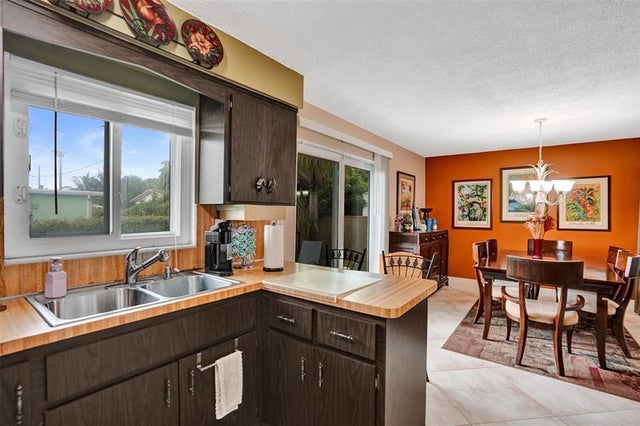 5 of 21 - 2740 Sw 46th Pl, Fort Lauderdale, FL