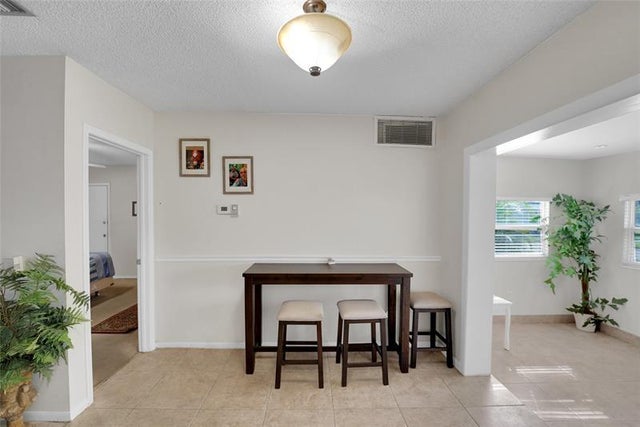 4 of 27 - 2617 Sw Natura Ave, Deerfield Beach, FL