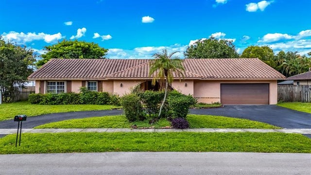 1 of 26 - 1901 Sw 75th Ave, Plantation, FL