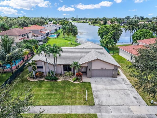 4 of 49 - 15600 Huntridge Rd, Davie, FL