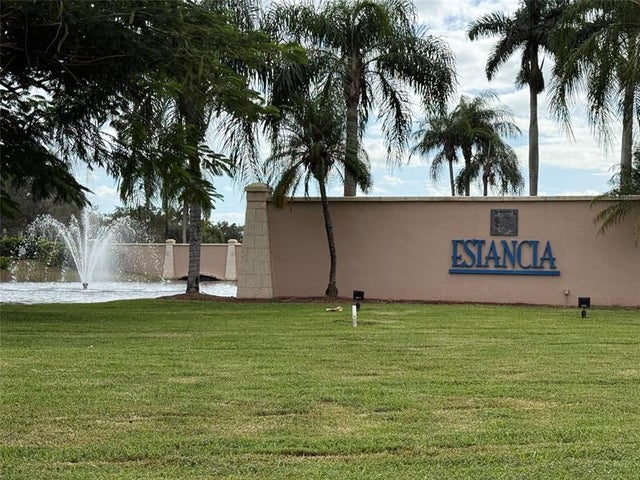 1 of 39 - 322 Sw 193rd Ave, Pembroke Pines, FL