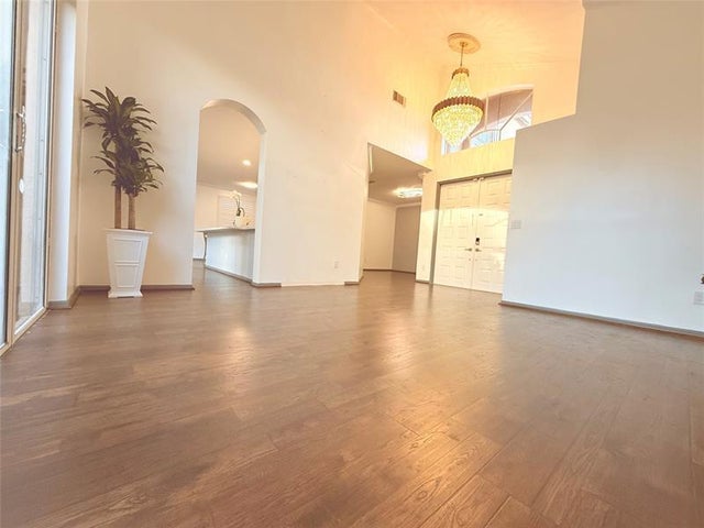 4 of 39 - 322 Sw 193rd Ave, Pembroke Pines, FL