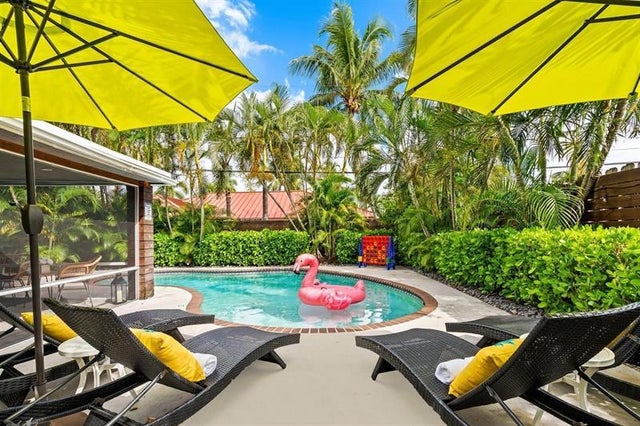 2 of 22 - 1949 Windward Dr, Lauderdale By The Sea, FL