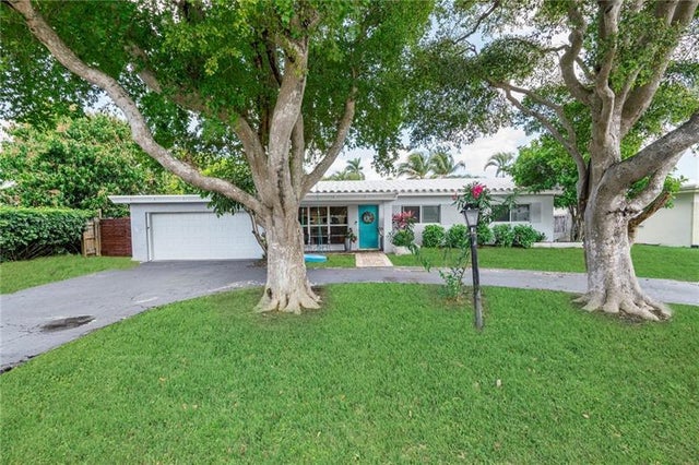 3 of 22 - 1949 Windward Dr, Lauderdale By The Sea, FL
