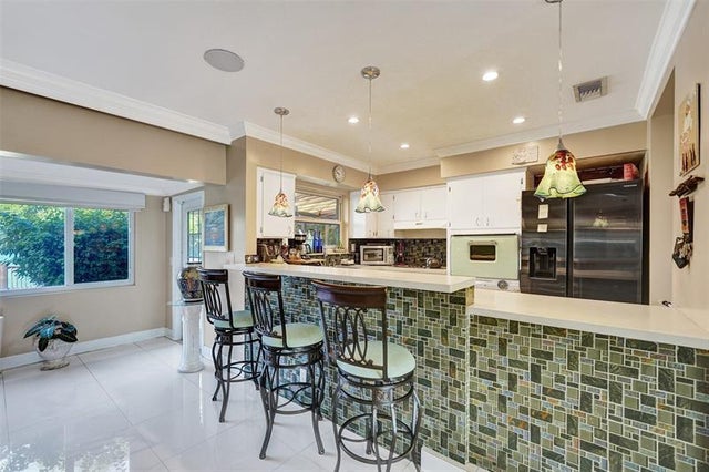 5 of 40 - 4221 Ne 16th Ave, Oakland Park, FL