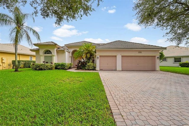 5045 Nw 57th Way, Coral Springs