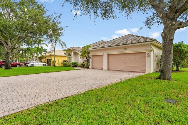 2 of 77 - 5045 Nw 57th Way, Coral Springs, FL