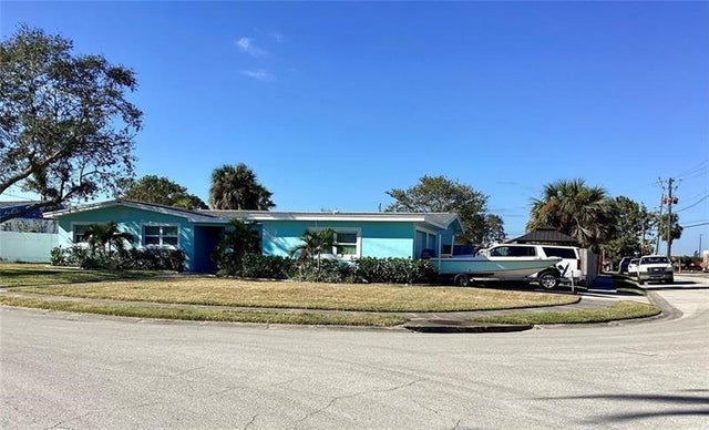 1 of 38 - 635 Barrett Dr, Merritt Island, FL