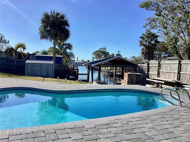 4 of 38 - 635 Barrett Dr, Merritt Island, FL