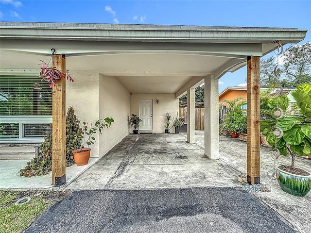 2 of 39 - 3326 Sw 19 St, Fort Lauderdale, FL