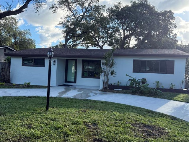 1 of 11 - 4650 Sw 25th Ter, Dania, FL