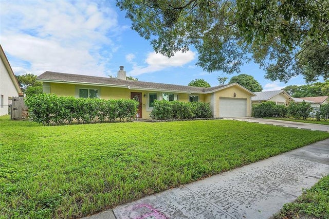 2 of 20 - 4014 Waverly Dr, Palm Beach, FL