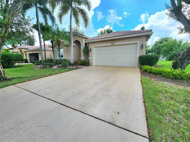 5 of 38 - 6171 Swans Ter, Coconut Creek, FL