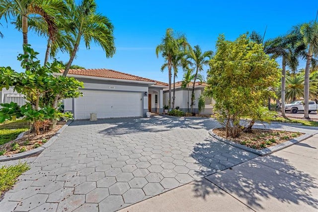 16757 Nw 91st Ct, Miami Lakes