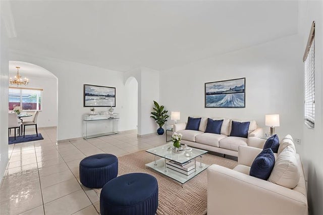 4 of 36 - 16757 Nw 91st Ct, Miami Lakes, FL