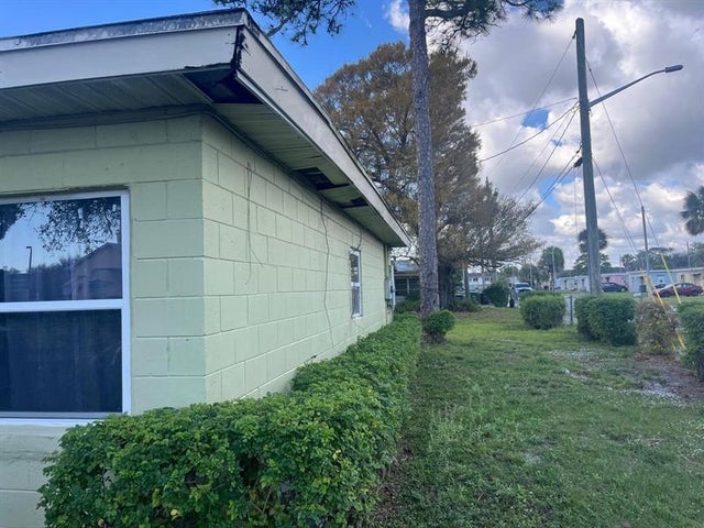 1 of 23 - 1211 N 25th St, Fort Pierce, FL