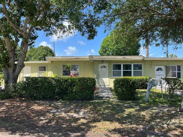 3 of 23 - 1211 N 25th St, Fort Pierce, FL